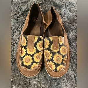 Ariat sunflower cruisers